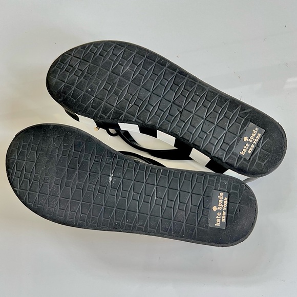 kate spade ♠️ sz 8 Rhett Wedge slides Sandals flip flops black and white - Picture 13 of 15